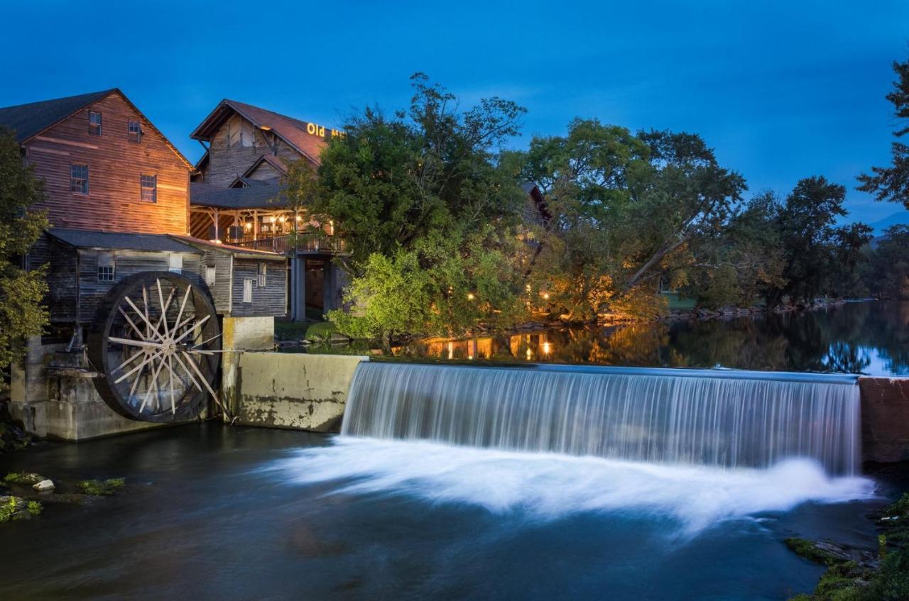 5Bd5B Escape Cabin With 2 Hottubs, Thtr &Game Rm,1Mi To The Parkway! 4Mi To Dollywood - Spring Deal Pigeon Forge Bagian luar foto