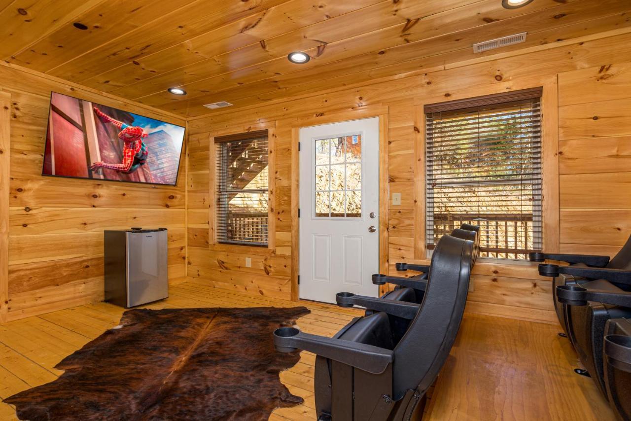 5Bd5B Escape Cabin With 2 Hottubs, Thtr &Game Rm,1Mi To The Parkway! 4Mi To Dollywood - Spring Deal Pigeon Forge Bagian luar foto